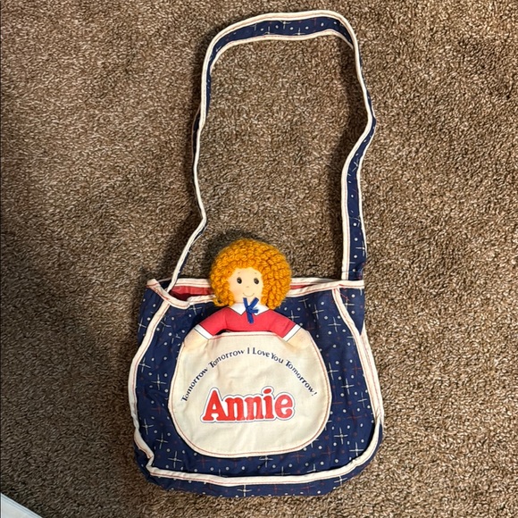 Knickerbocker Other - Vintage Knickerbocker Annie blue purse Tomorrow I love you stuffed doll bag tote